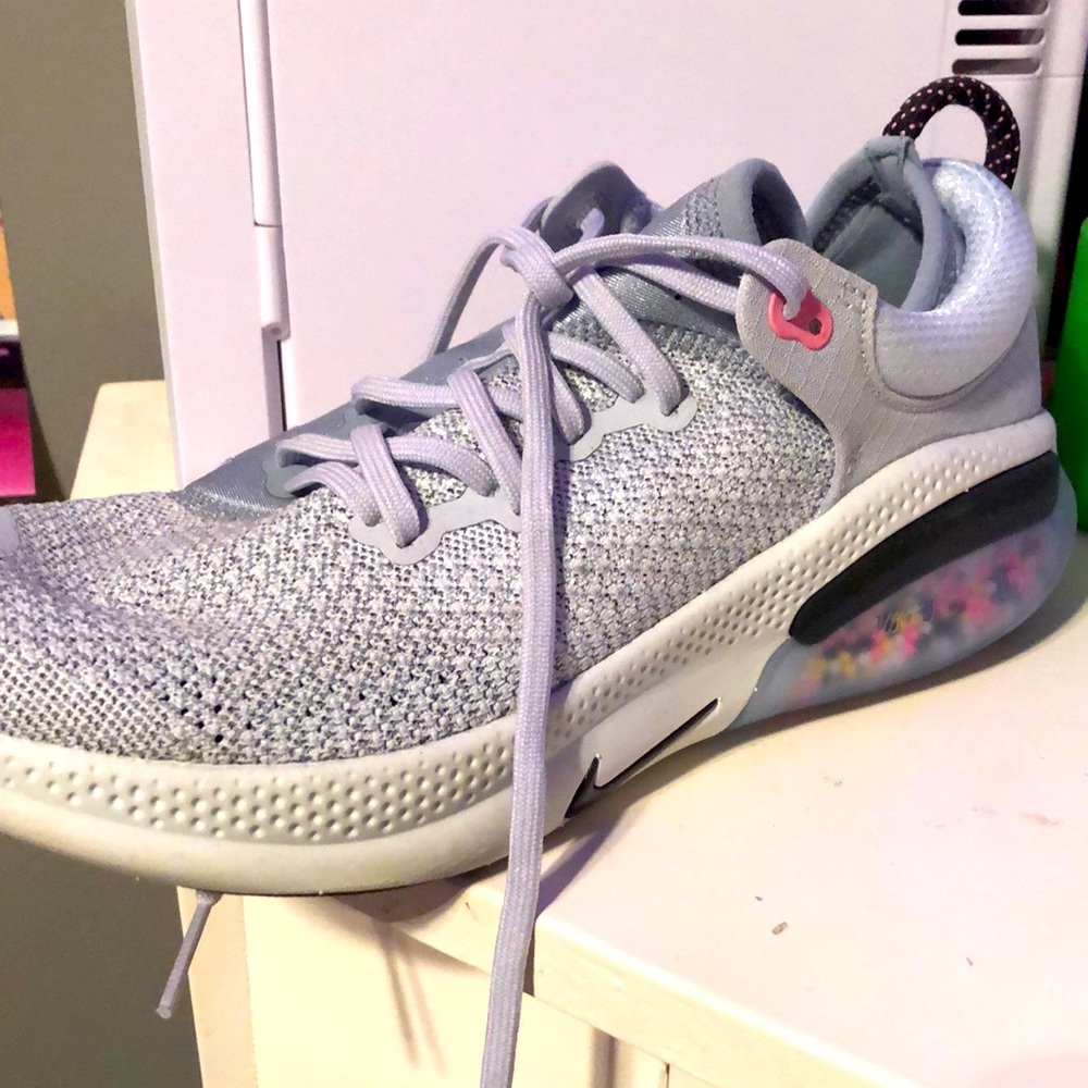 these are nike joyride running shoes